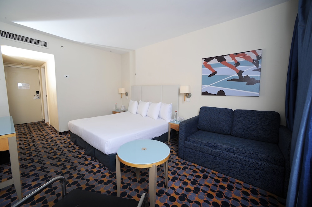 Olympic Room With Balcony,Hotel's Lawns View photo 2