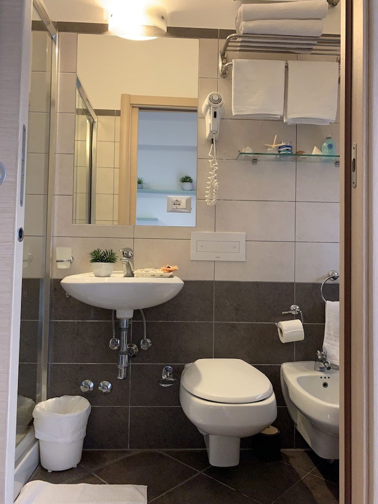 Triple Room - Photo 2