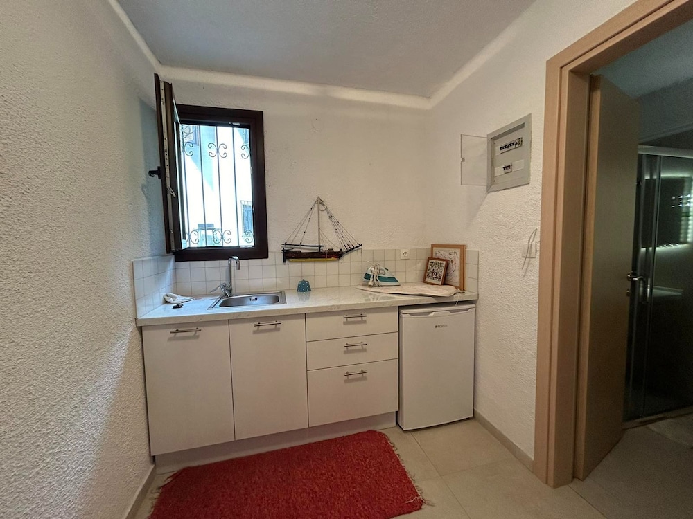 Maisonette With Garden Under the Elani Pines, Photo 6