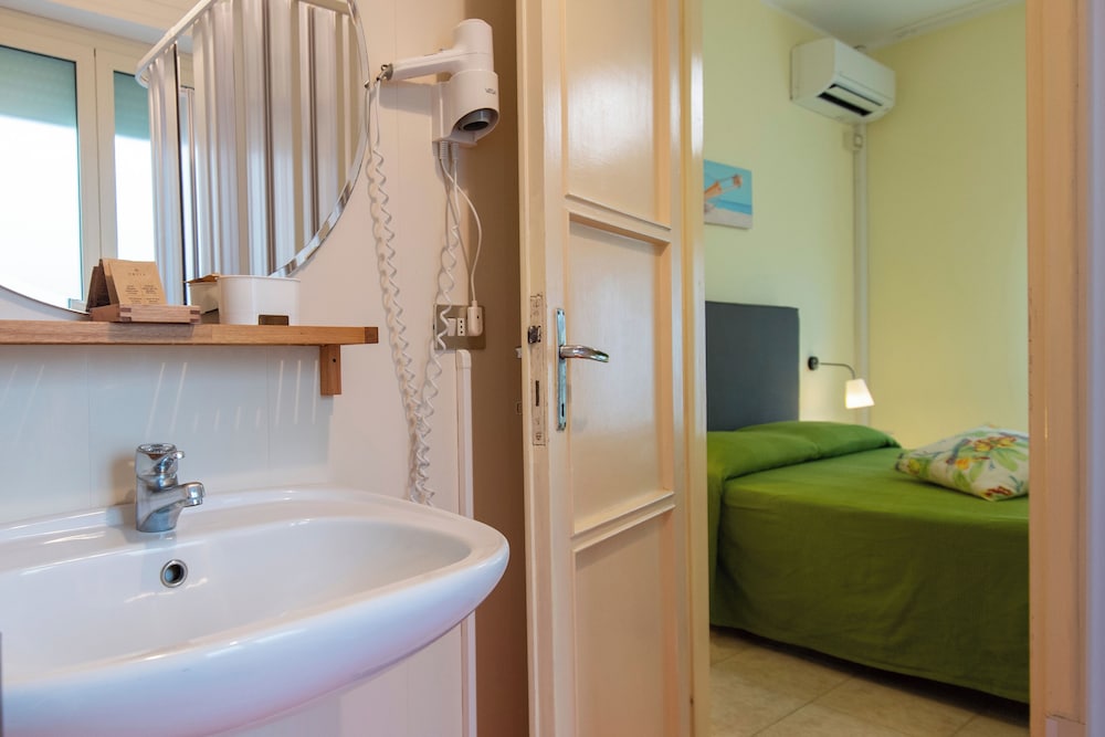 Double or Twin Room, Valley View photo 1