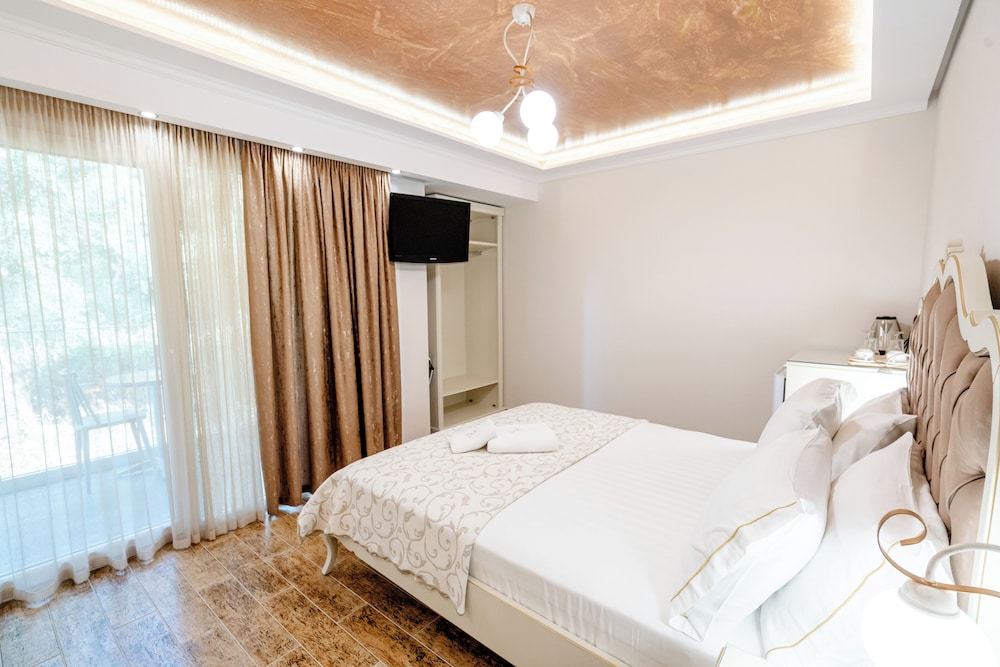 Superior Room - Photo 23