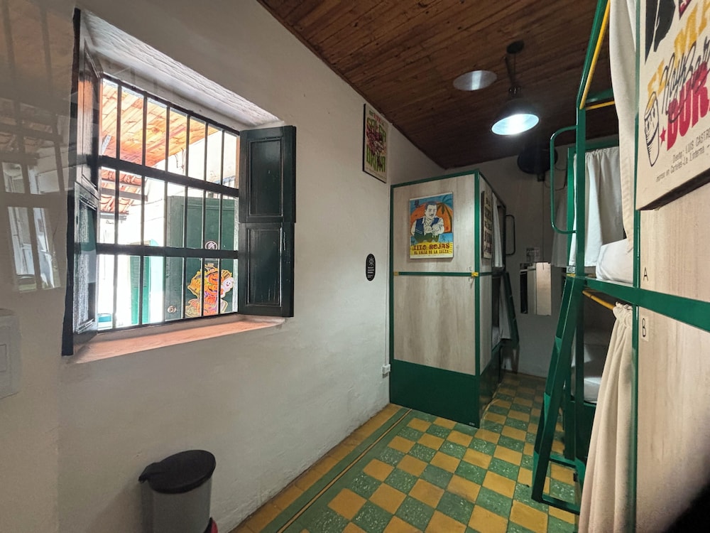 Shared Dormitory, Mixed Dorm, Shared Bathroom photo 3