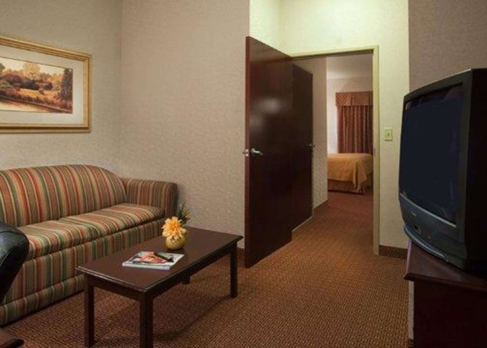 Business Suite, Non Smoking - Photo 1