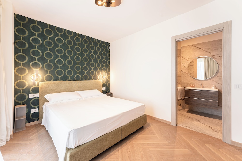 Superior Suite, City View