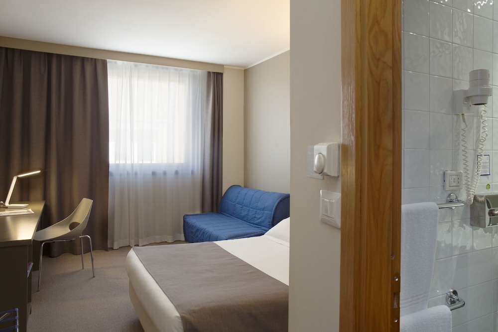 Superior Quadruple Room - Photo 1