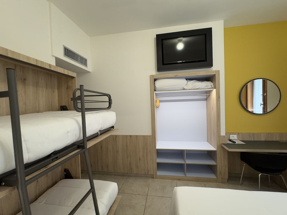 Comfort Quadruple Room - Photo 2