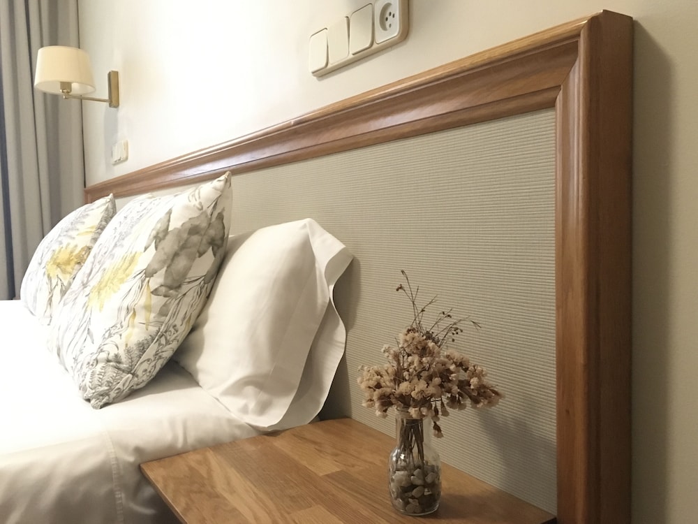 Standard Double Room Single Use photo 2