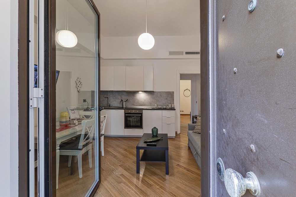 Apartment photo 1