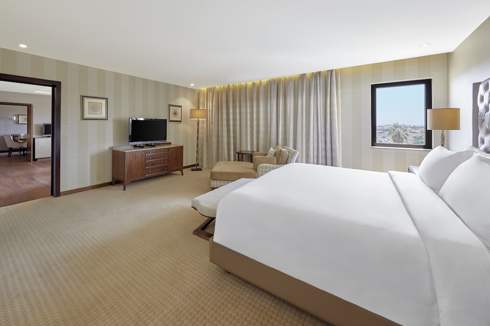 Suite, 1 Bedroom, Garden View