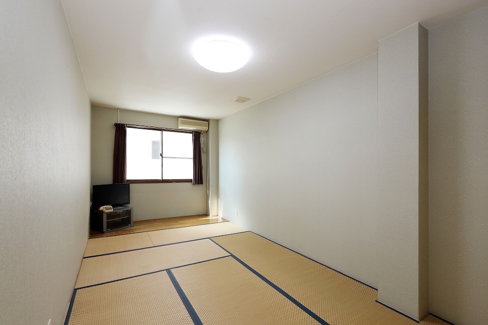 Japanese Room - Triple, Smoking