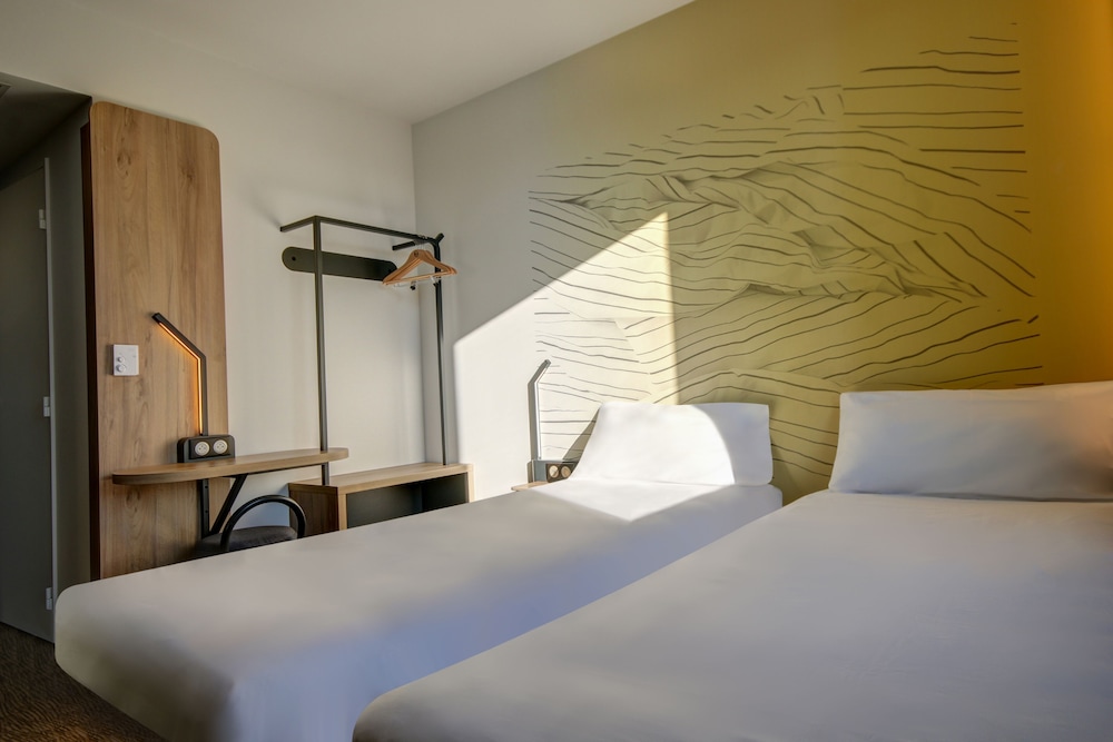 Twin Room, Non Smoking - Photo 3