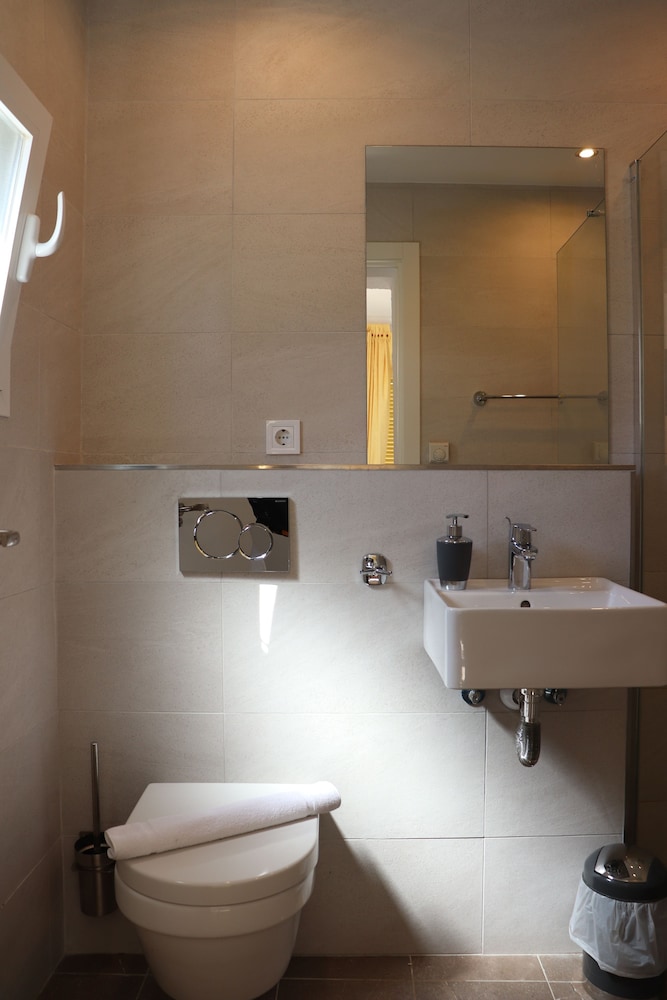 Triple Room, 1 Bedroom photo 3