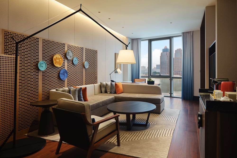 Panorama Lake View Suite - Photo 3