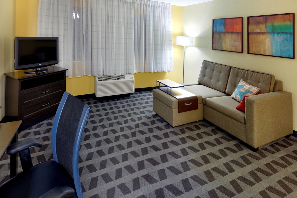 Studio, 1 Queen Bed with Sofa bed (Mobility/Hearing Access, Roll-in Shwr)