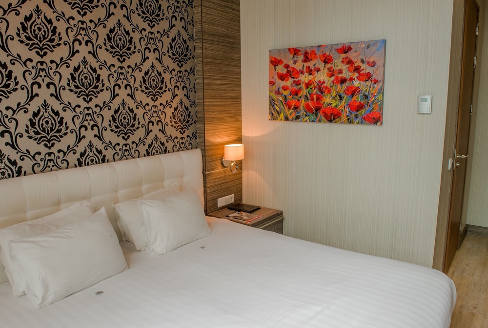 Deluxe Room, 1 King Bed