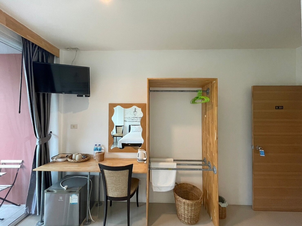 Deluxe Double Room with Balcony photo 3
