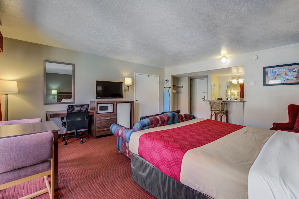 Suite, 1 King Bed, Non Smoking - Photo 1