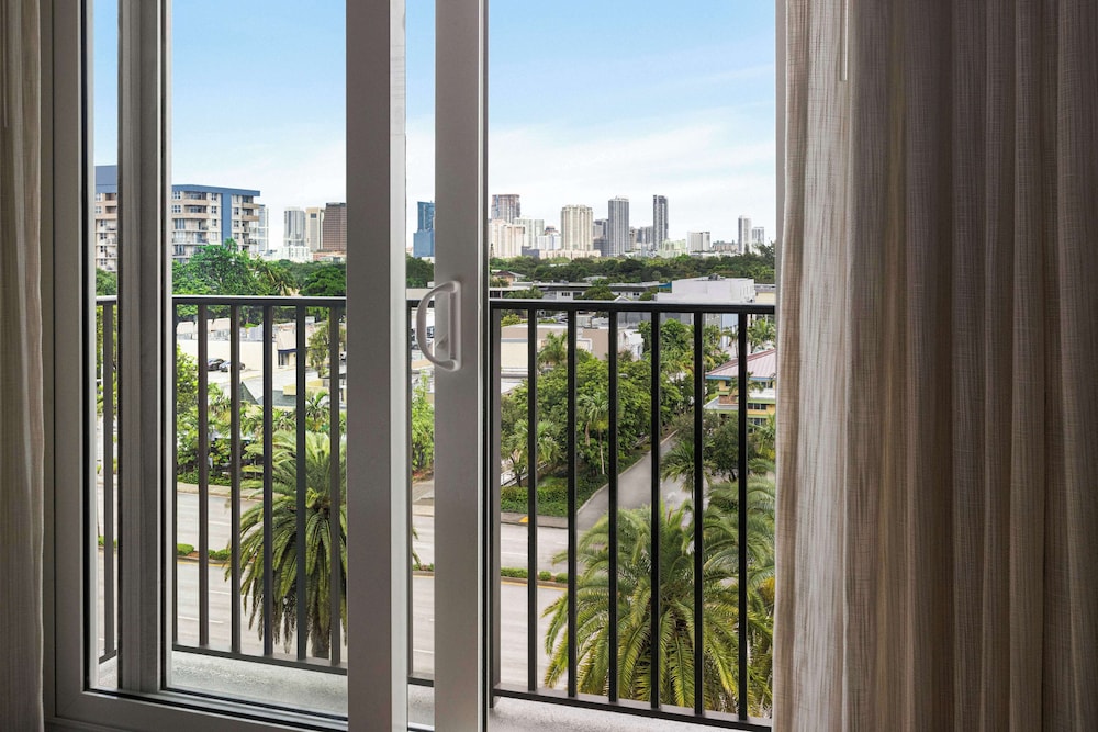 Suite, 2 Queen Beds, Balcony - Photo 4