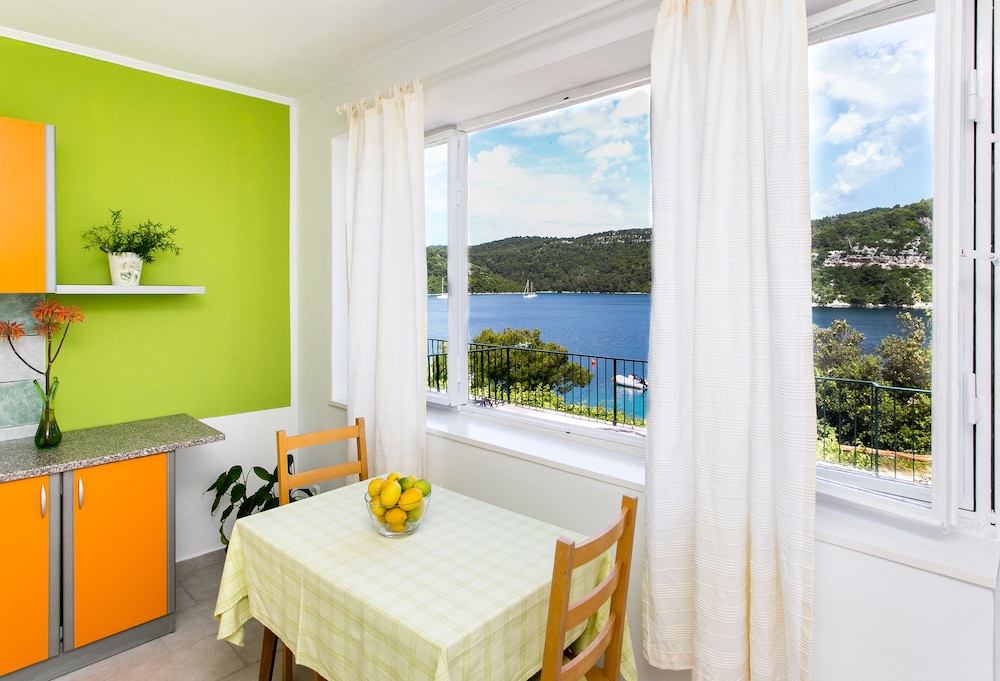 Apartment, 1 Bedroom, Sea View photo 3
