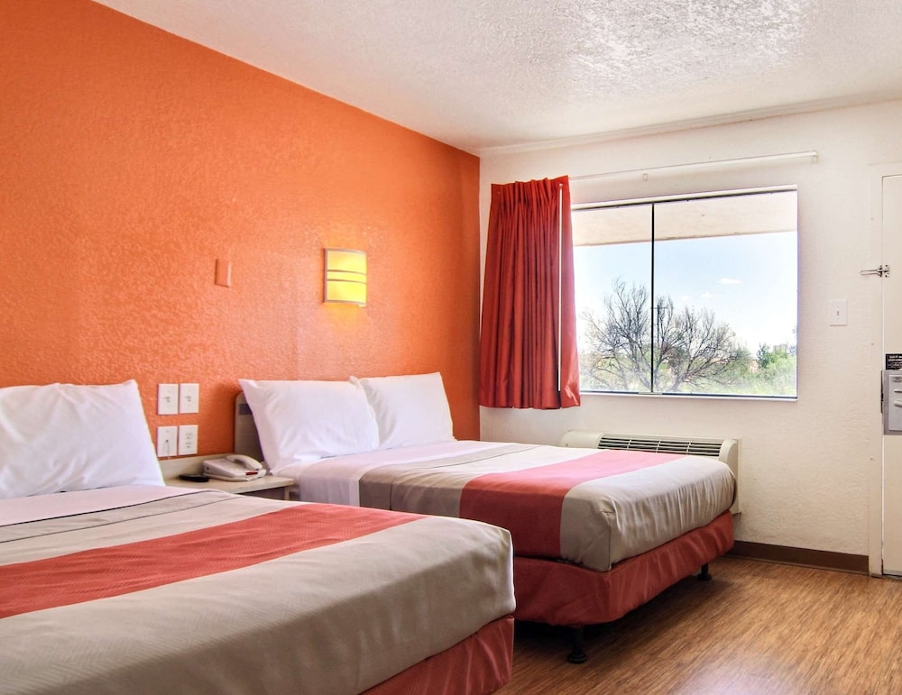 Standard Room, 2 Double Beds, Non Smoking photo 2