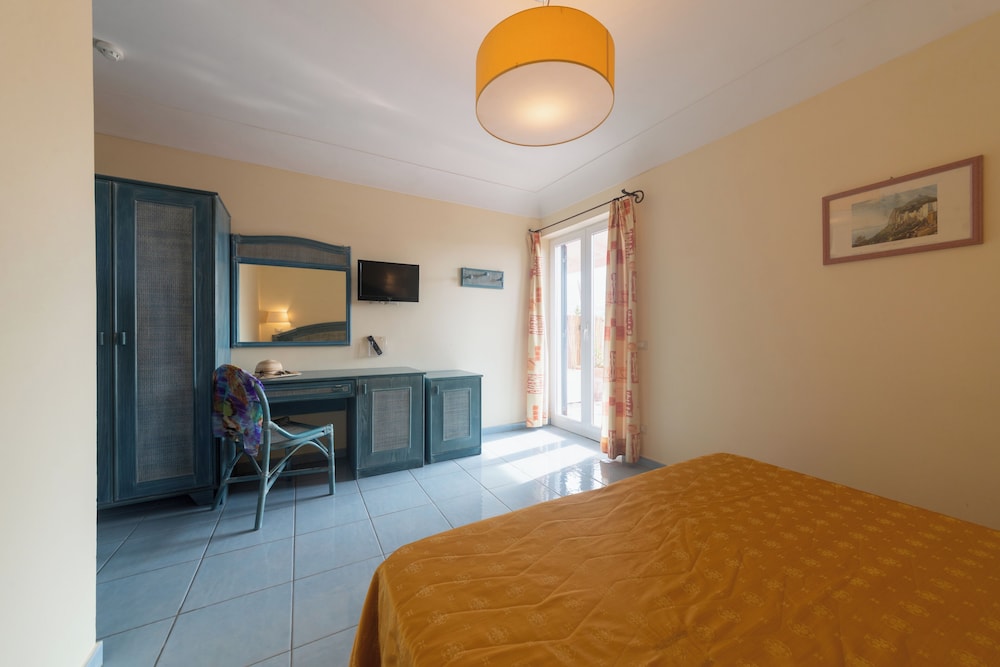 Classic Double or Twin Room photo 1