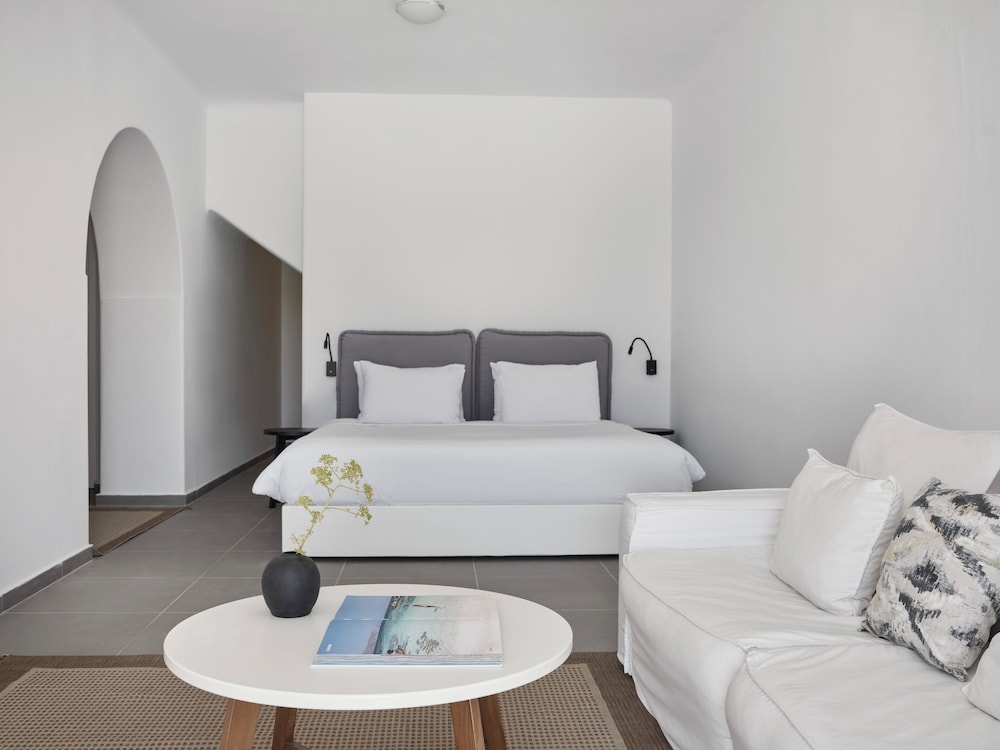 Superior Room, Sea View - Photo 12