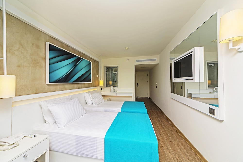Standard Double or Twin Room, Sea View photo 3