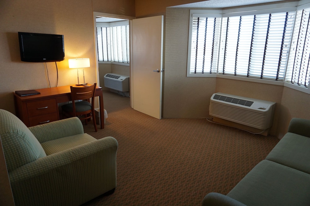 Presidential Suite, 1 King Bed, Non Smoking photo 2