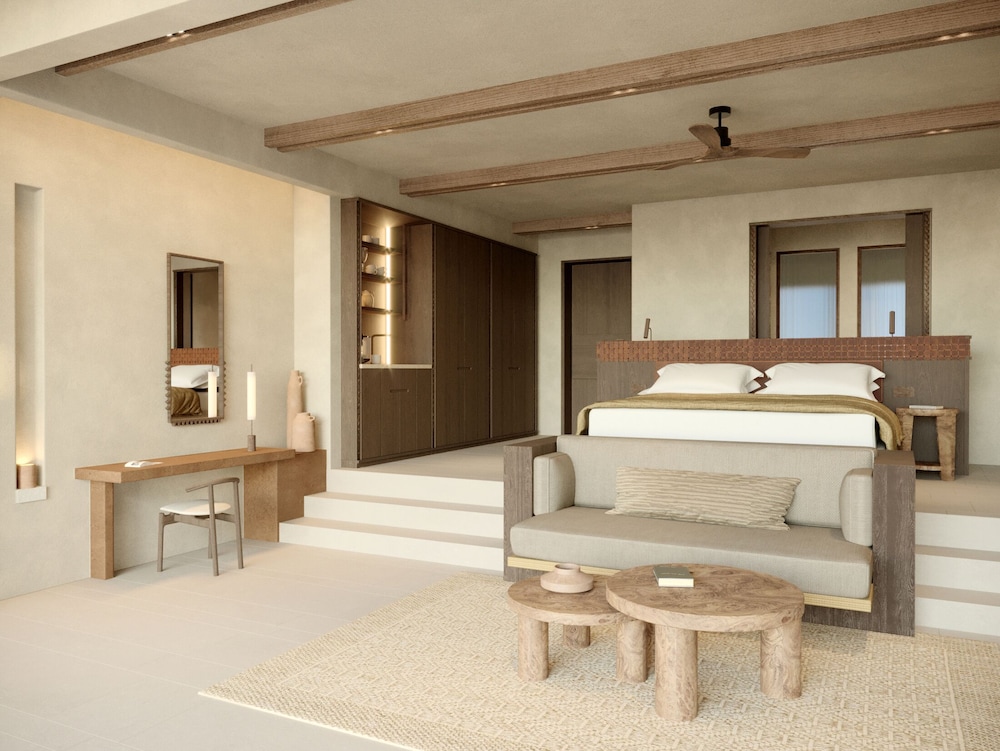 Horizon Suite with Private Heated Pool