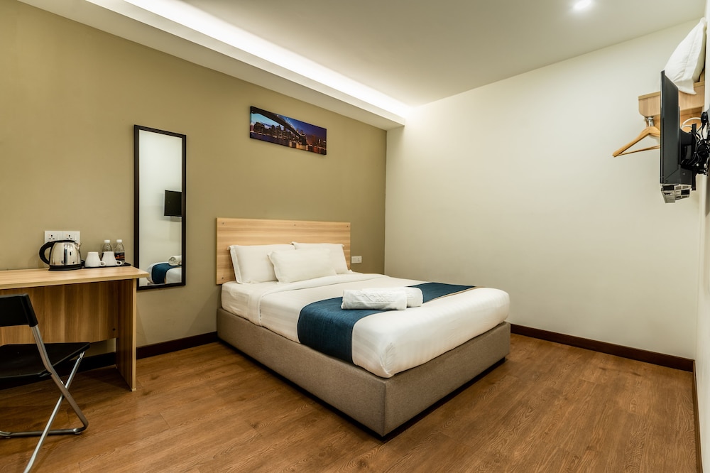 Standard Room, 1 Queen Bed (With Lift) photo 1