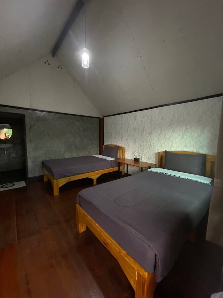 Standard Bungalow, 2 Twin Beds, Hill View photo 3