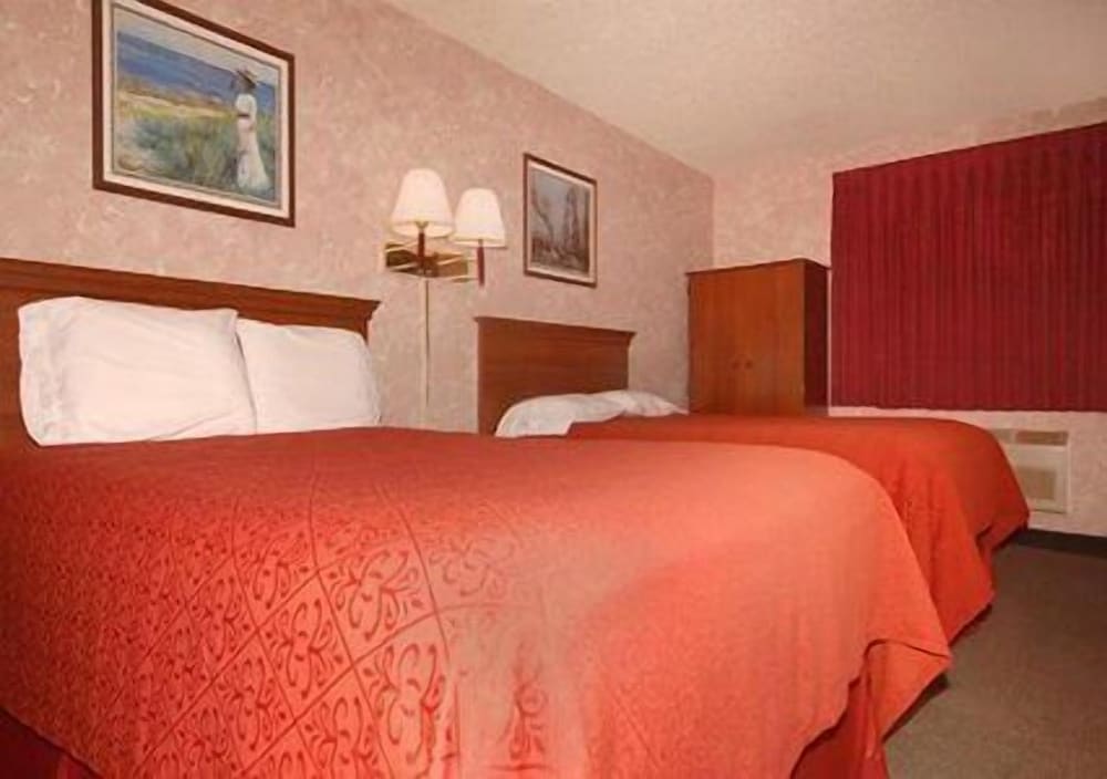 Standard Room, 2 Queen Beds, Non Smoking - Photo 1