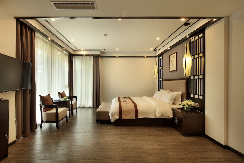 Family Triple Room, 1 Bedroom, Ensuite, Courtyard Area photo 2