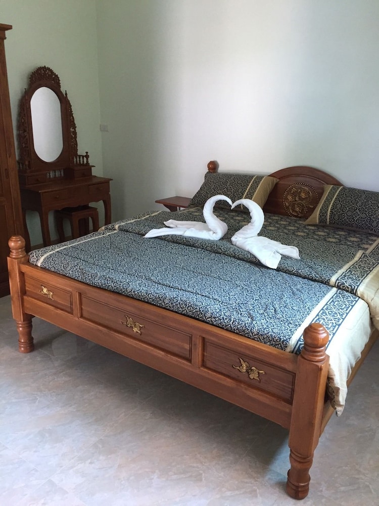 Superior Bungalow, 2 Bedrooms, Accessible, Pool View photo 3