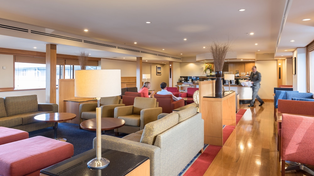 Club Room, 1 King Bed, Club Lounge Access - Photo 6