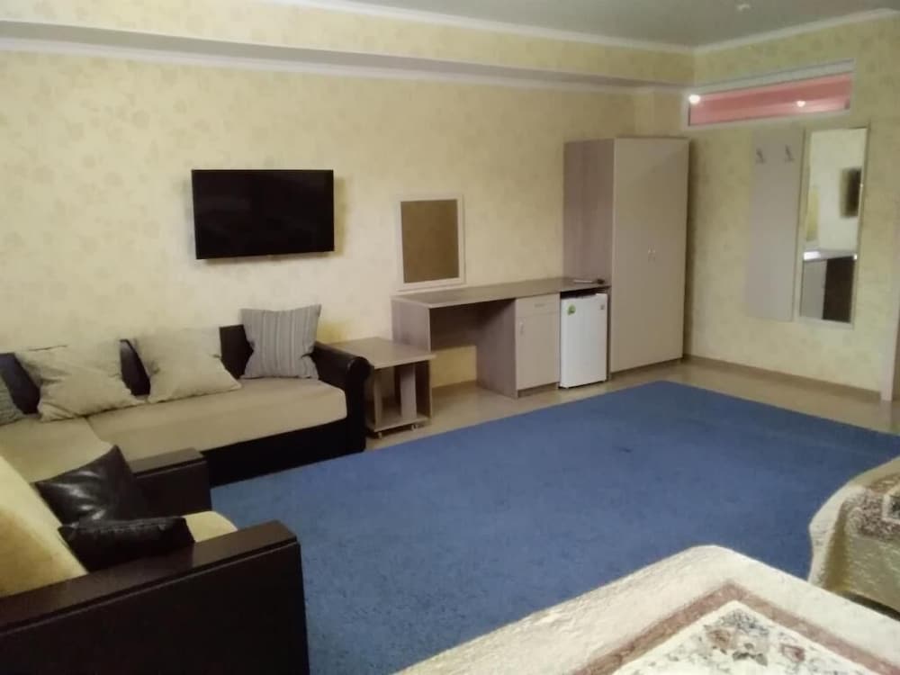 Family Room photo 2