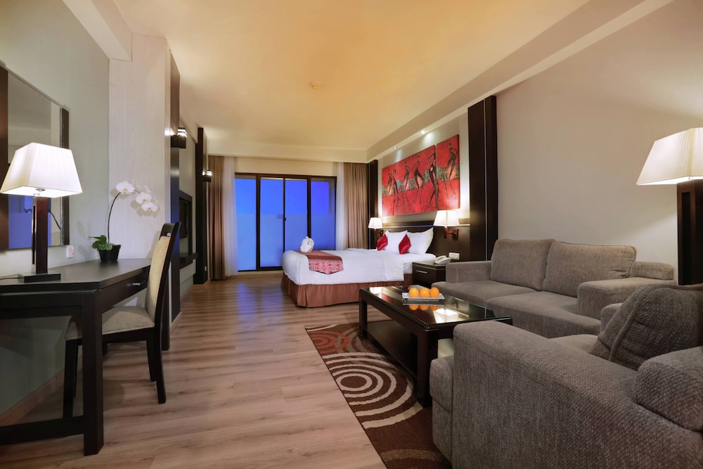 ASTON Suite - Photo 3