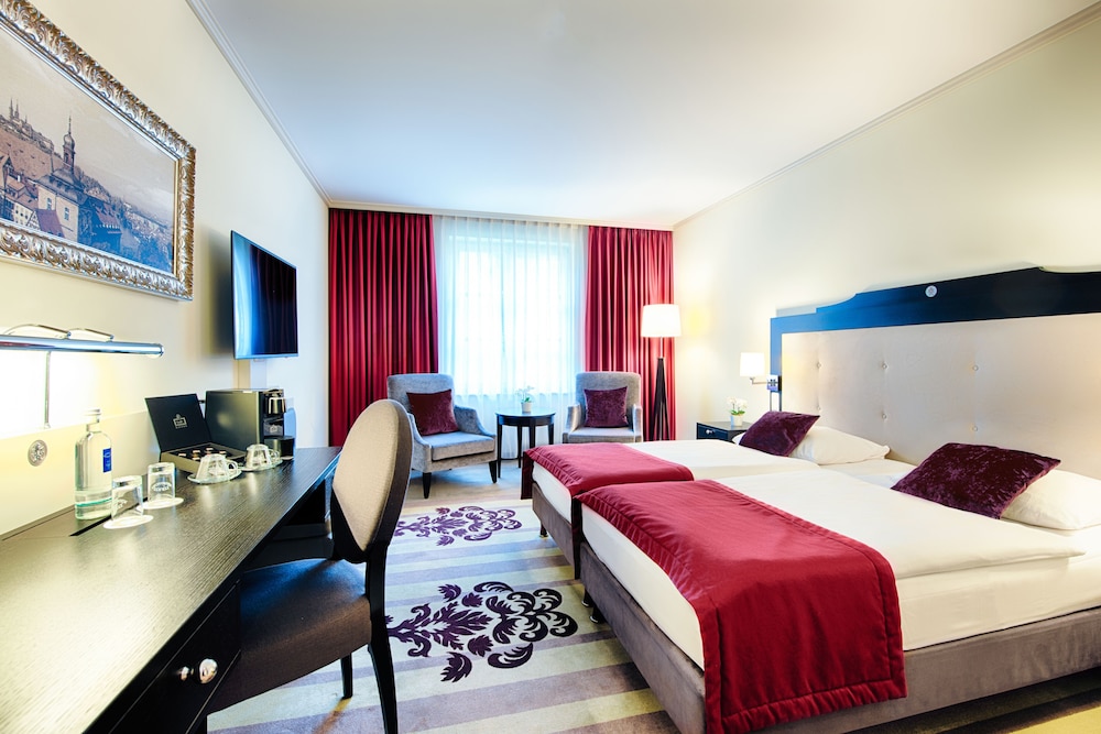Deluxe Double Room, Accessible - Photo 1