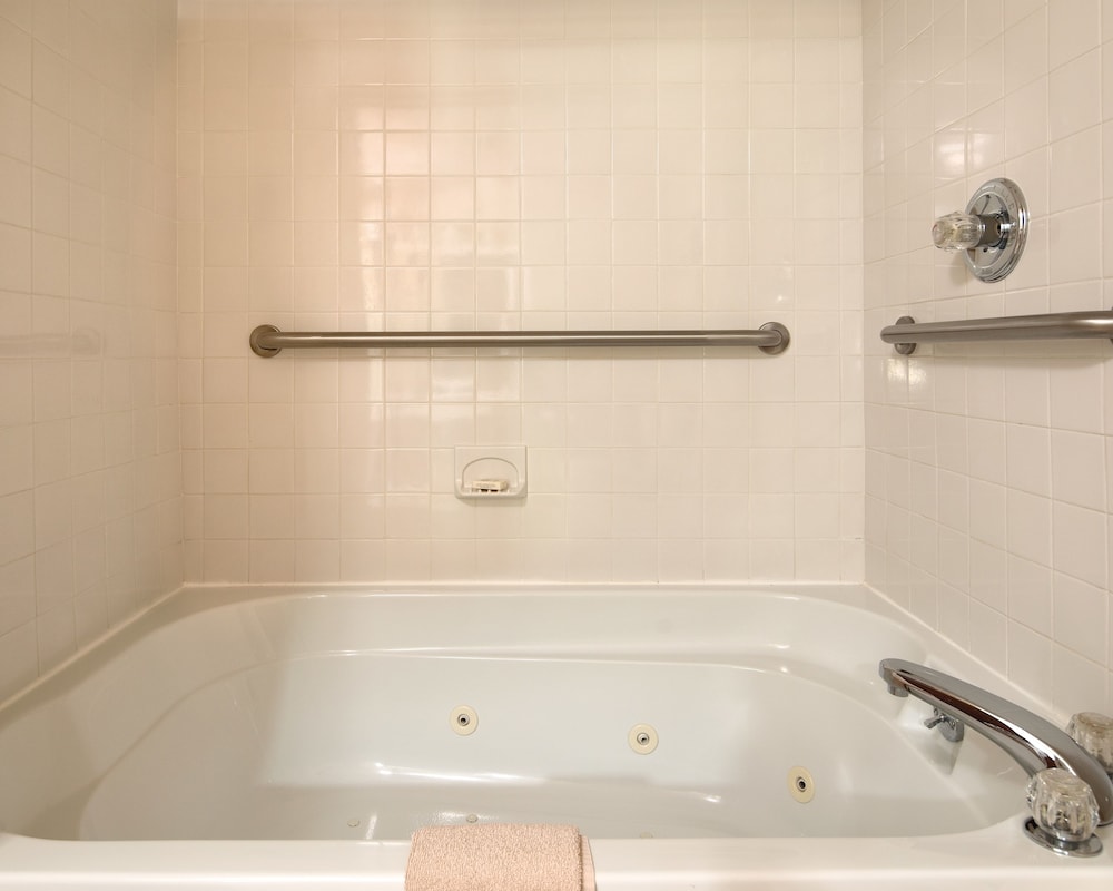 Camden King Suite - Not Pet Friendly - Photo 5
