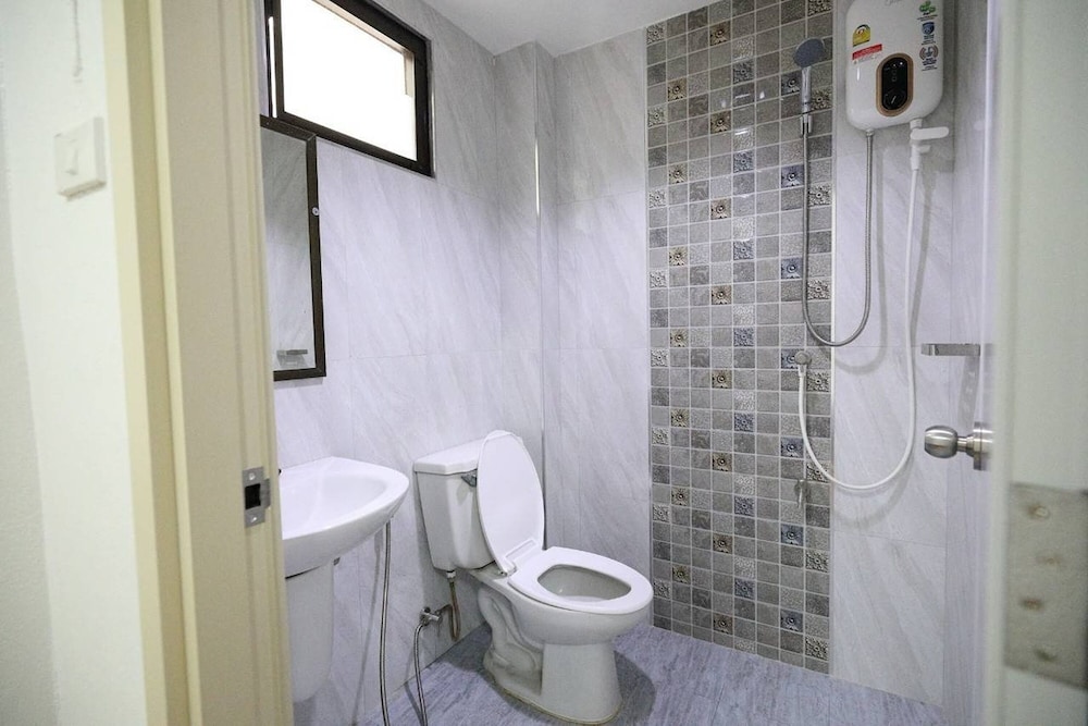 Standard Twin Room - Photo 4