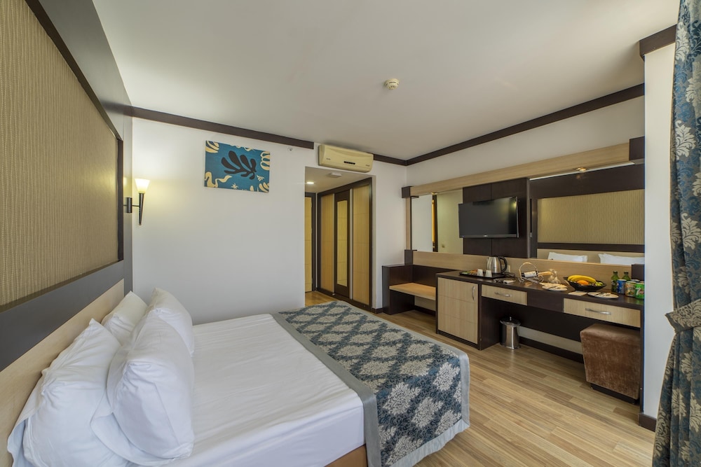 Standard Double Room, Garden View - Photo 3
