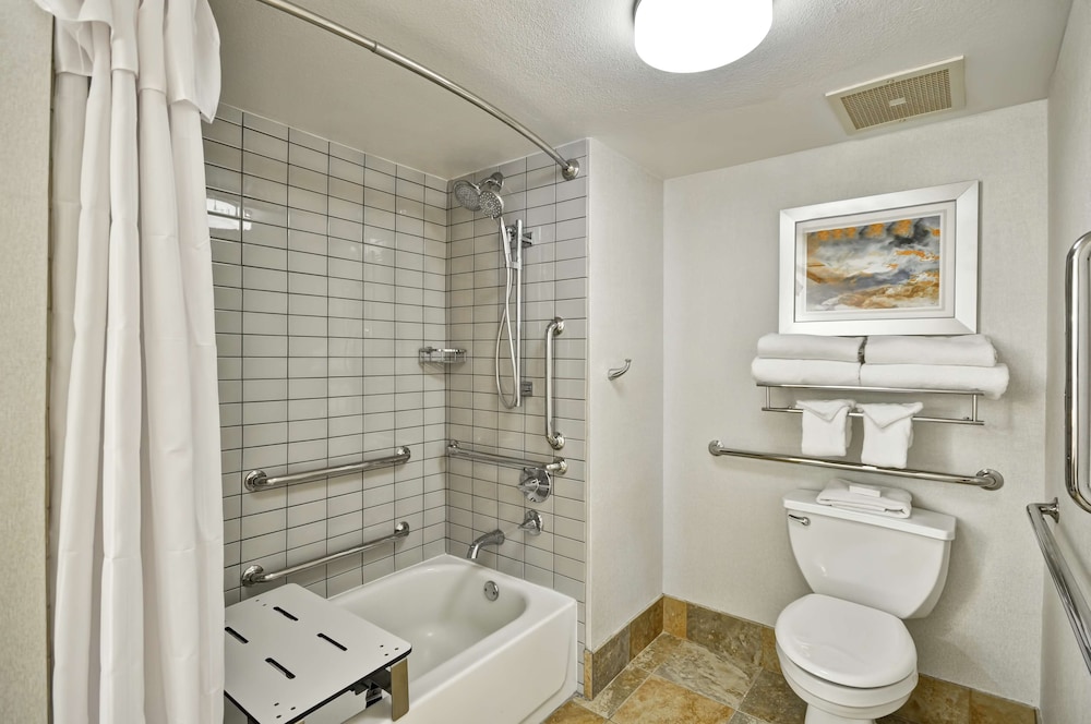 Suite, 2 Double Beds, Accessible, Non Smoking (Mobility & Hearing, Roll-In Shower) - Photo 6