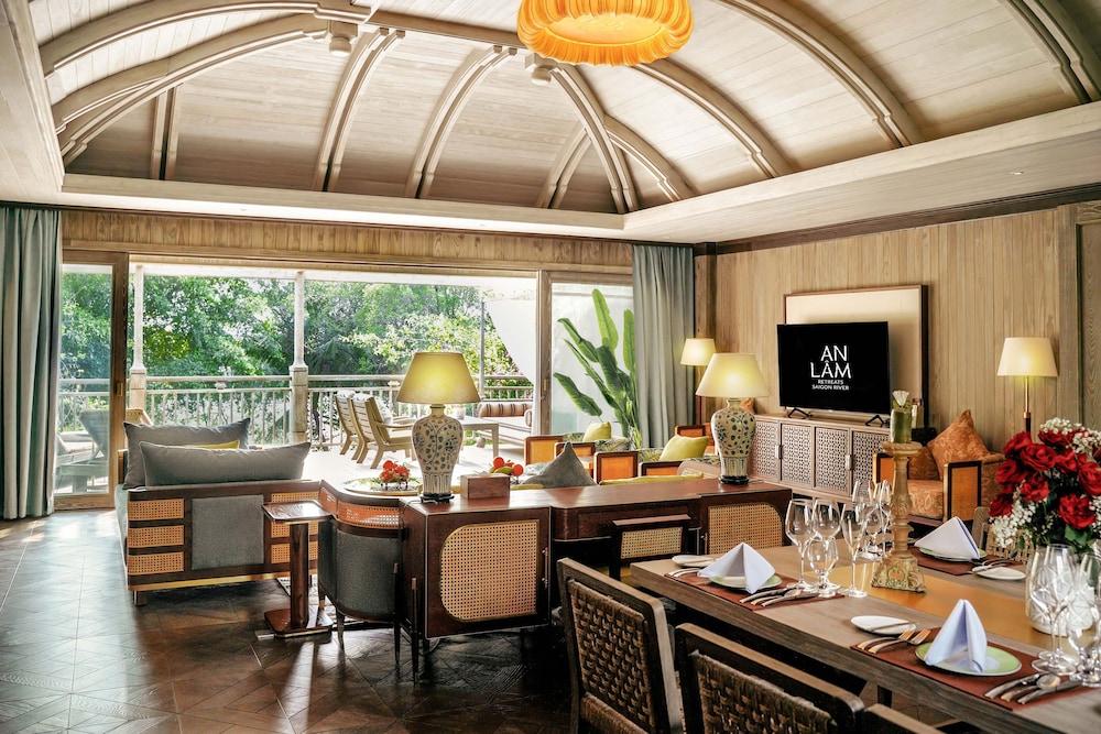 River View Signature Suite - Photo 1