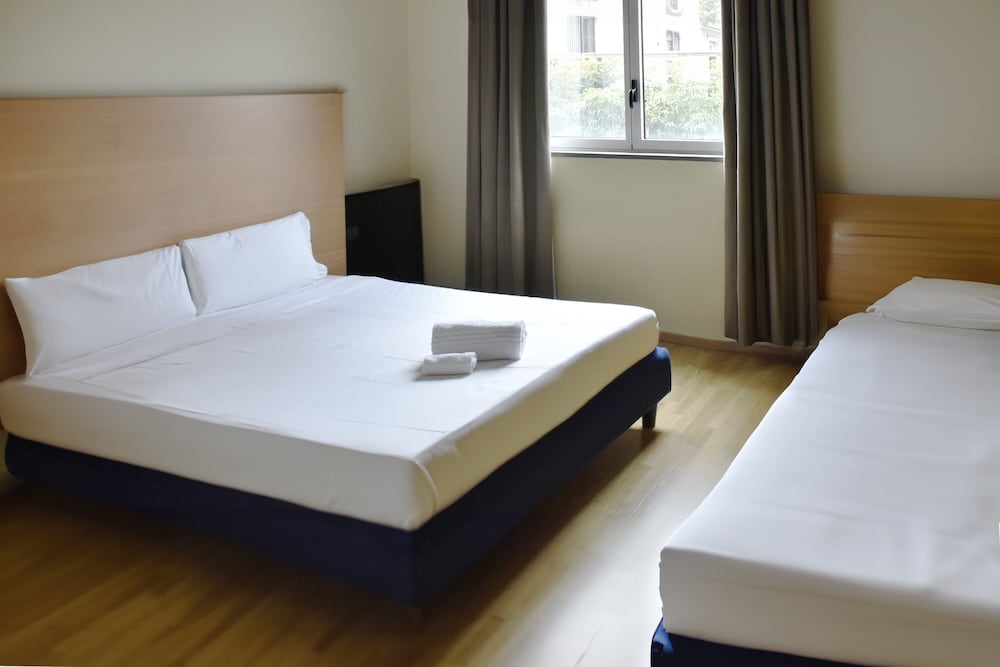 Standard Triple Room, Multiple Beds - Photo 1