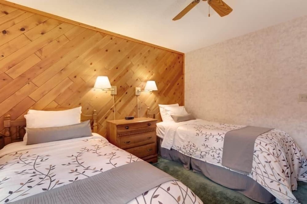 Basic Room, Lake View