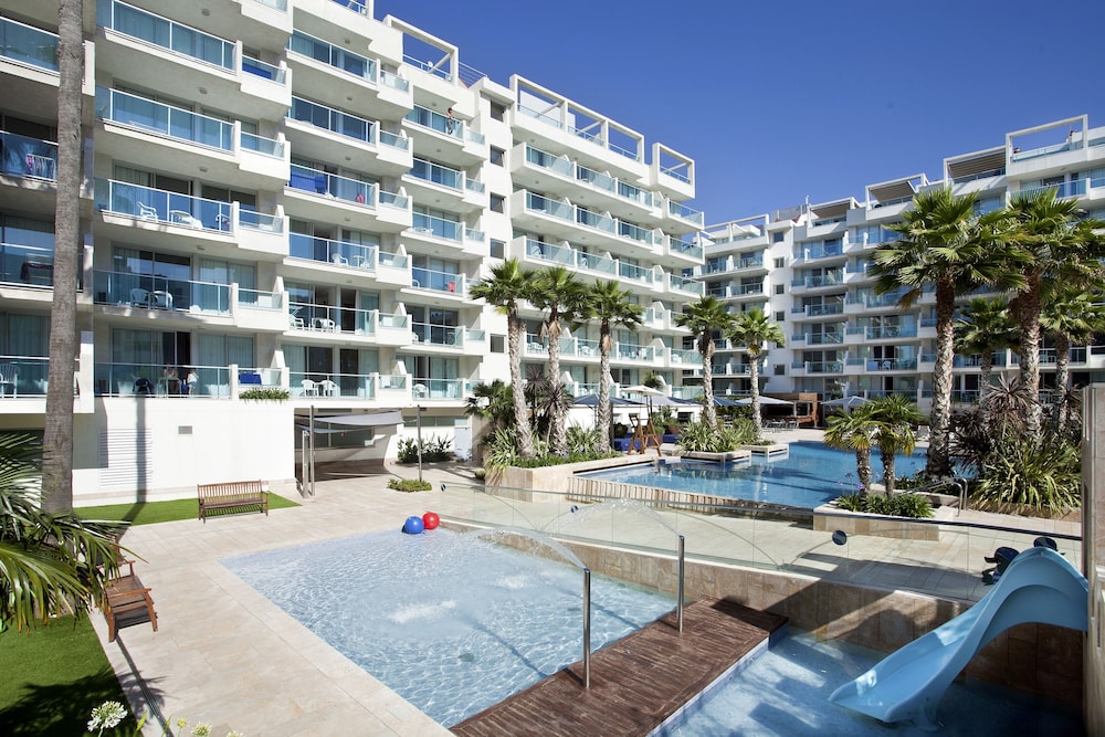 Premium Suite Mediterranea with Terrace Pool View (Spa Access) - Photo 9