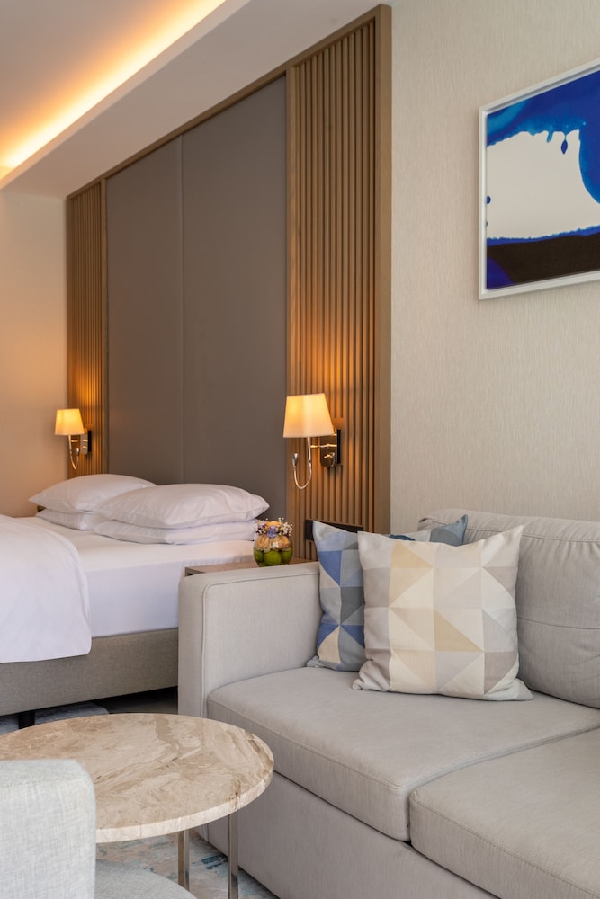 Premium Room, 1 King Bed, Private Pool, Sea View - Photo 7