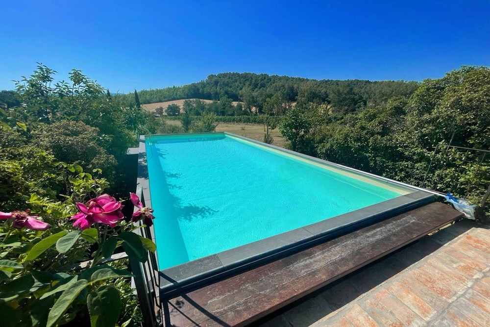 Villa, 2 Bedrooms, Smoking, Patio photo 2