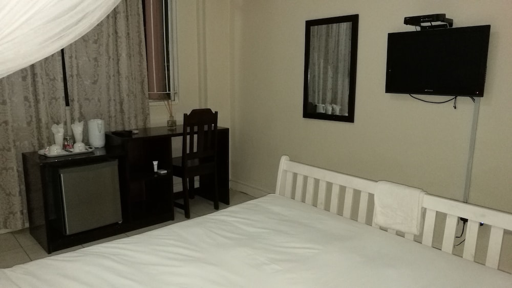 Standard Double or Twin Room, 2 Twin Beds, Ensuite photo 2