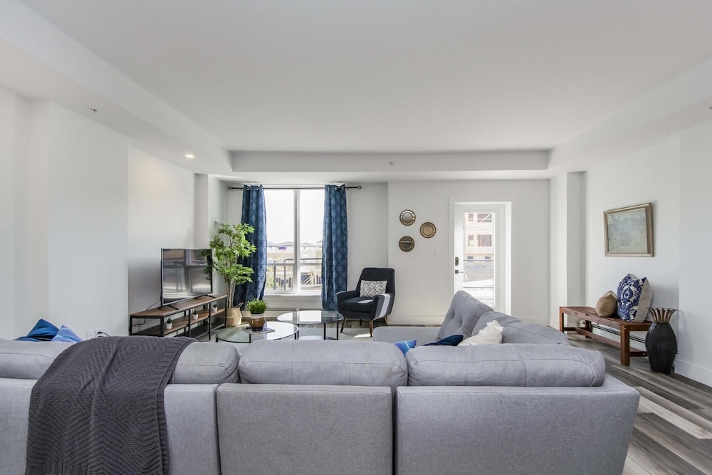 Luxurious 3 Bedroom Brand NEW Town House, 사진 22